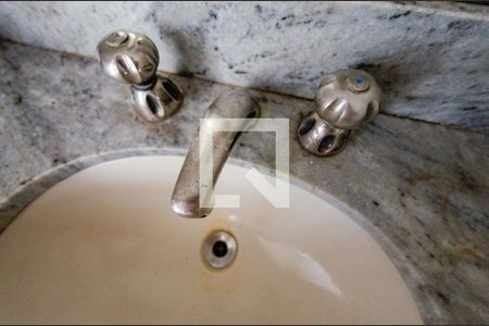 Casa à venda com 315m², 4 quartos e 3 vagas Casa à venda com 315m², 4 quartos e 3 vagasPia