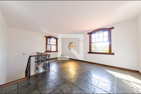 Casa à venda com 315m², 4 quartos e 3 vagas Casa à venda com 315m², 4 quartos e 3 vagasSala 2