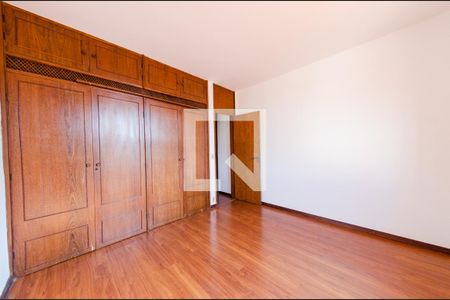 Casa à venda com 315m², 4 quartos e 3 vagas Casa à venda com 315m², 4 quartos e 3 vagasQuarto 1