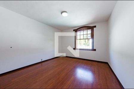 Casa à venda com 315m², 4 quartos e 3 vagas Casa à venda com 315m², 4 quartos e 3 vagasQuarto 2