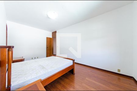 Casa à venda com 315m², 4 quartos e 3 vagas Casa à venda com 315m², 4 quartos e 3 vagasSuíte 2