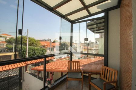 Casa à venda com 200m², 3 quartos e 2 vagas Casa à venda com 200m², 3 quartos e 2 vagasVaranda