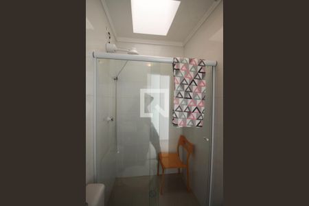 Casa à venda com 200m², 3 quartos e 2 vagas Casa à venda com 200m², 3 quartos e 2 vagasBanheiro