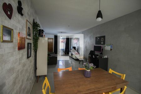 Sala de casa à venda com 3 quartos, 200m² em Vila Lúcia, São Paulo