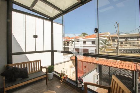 Casa à venda com 200m², 3 quartos e 2 vagas Casa à venda com 200m², 3 quartos e 2 vagasVaranda