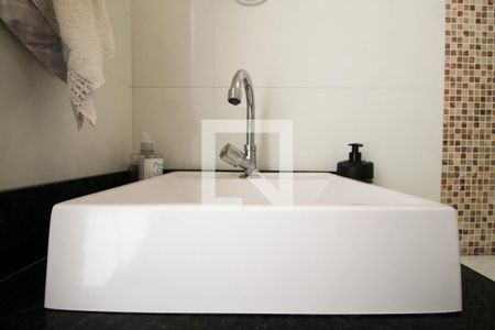 Casa à venda com 200m², 3 quartos e 2 vagas Casa à venda com 200m², 3 quartos e 2 vagasBanheiro