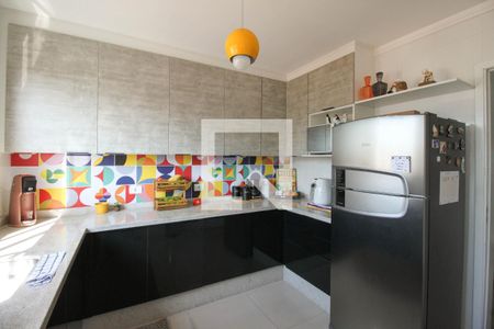 Casa à venda com 200m², 3 quartos e 2 vagas Casa à venda com 200m², 3 quartos e 2 vagasCozinha