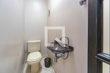 Casa à venda com 229m², 3 quartos e 2 vagasBanheiro