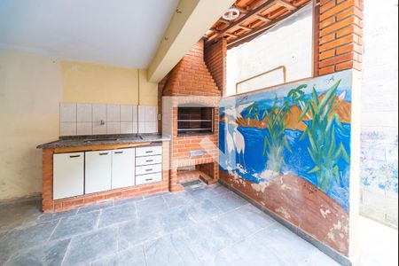 Casa à venda com 229m², 3 quartos e 2 vagasPia e Churrasqueira