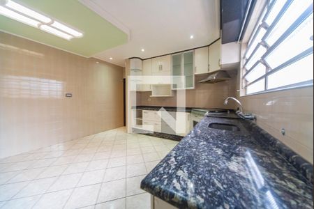 Casa à venda com 229m², 3 quartos e 2 vagasCozinha