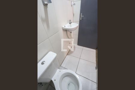 Banheiro de casa de condomínio para alugar com 1 quarto, 50m² em Vila Paulicéia, São Paulo