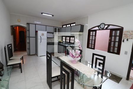 Casa à venda com 103m², 3 quartos e 2 vagasCozinha