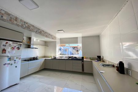 Casa à venda com 429m², 3 quartos e 2 vagasCozinha