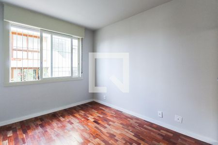 Quarto  de apartamento para alugar com 1 quarto, 52m² em Jardim do Salso, Porto Alegre