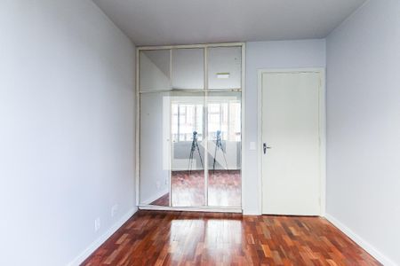 Quarto  de apartamento para alugar com 1 quarto, 52m² em Jardim do Salso, Porto Alegre