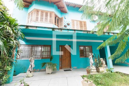 Casa para alugar com 250m², 3 quartos e 3 vagas Casa para alugar com 250m², 3 quartos e 3 vagasFachada