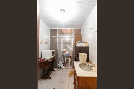 Casa para alugar com 250m², 3 quartos e 3 vagas Casa para alugar com 250m², 3 quartos e 3 vagasBanheiro - casa fundos