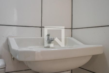 Banheiro da Suíte de apartamento para alugar com 2 quartos, 65m² em Rubem Berta, Porto Alegre
