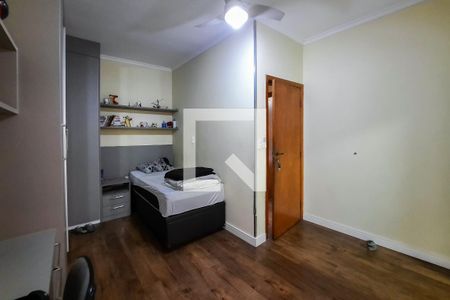 Casa à venda com 242m², 3 quartos e 3 vagasSuíte 2