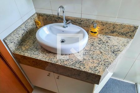 Casa à venda com 242m², 3 quartos e 3 vagasBanheiro Social