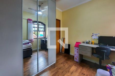 Casa à venda com 242m², 3 quartos e 3 vagasSuíte 3