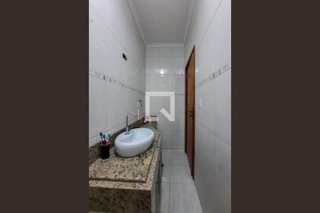 Casa à venda com 242m², 3 quartos e 3 vagasBanheiro da Suíte 1