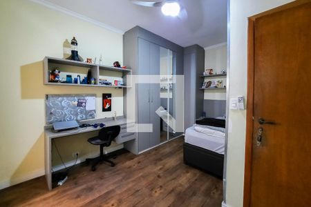 Casa à venda com 242m², 3 quartos e 3 vagasSuíte 2