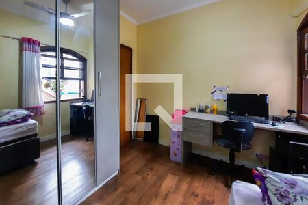 Casa à venda com 242m², 3 quartos e 3 vagasSuíte 3