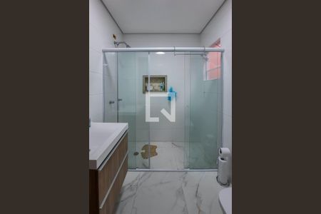 Casa à venda com 242m², 3 quartos e 3 vagasBanheiro da Suíte 2