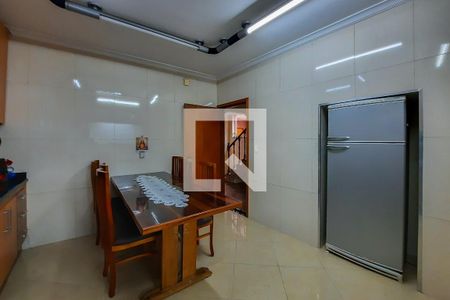 Casa à venda com 242m², 3 quartos e 3 vagasCozinha