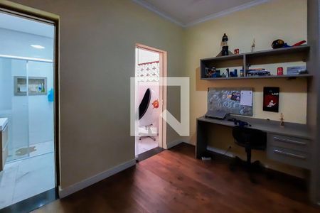 Casa à venda com 242m², 3 quartos e 3 vagasSuíte 2