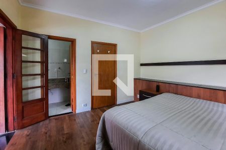 Casa à venda com 242m², 3 quartos e 3 vagasSuíte 1