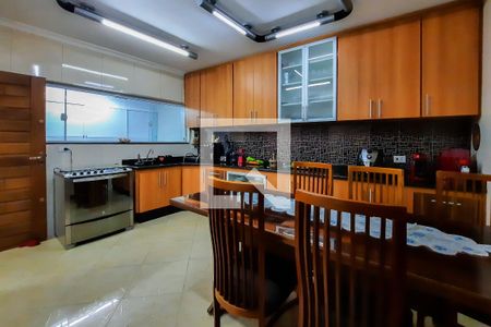 Casa à venda com 242m², 3 quartos e 3 vagasCozinha