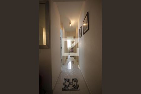 Corredor de apartamento à venda com 3 quartos, 64m² em Vila Sofia, São Paulo