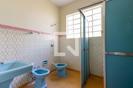 Casa à venda com 200m², 3 quartos e 1 vagaBanheiro