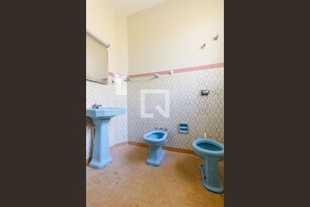 Casa à venda com 200m², 3 quartos e 1 vagaBanheiro