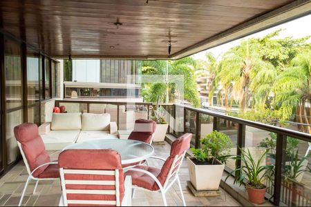 Apartamento à venda com 300m², 4 quartos e 4 vagasVaranda da Sala