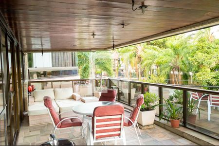 Apartamento à venda com 300m², 4 quartos e 4 vagasVaranda da Sala