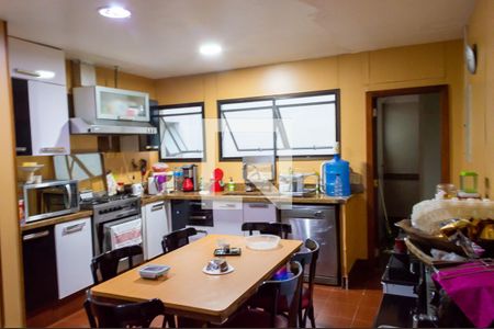 Apartamento à venda com 300m², 4 quartos e 4 vagasCozinha