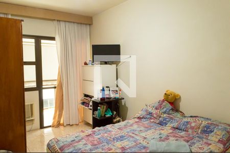 Apartamento à venda com 300m², 4 quartos e 4 vagasQuarto 4