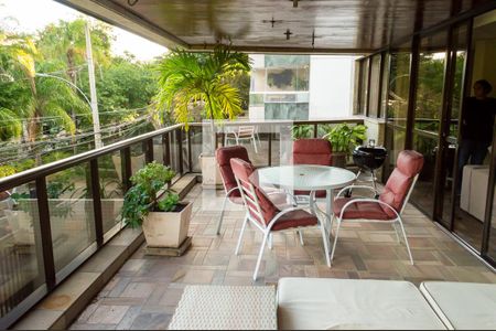 Apartamento à venda com 300m², 4 quartos e 4 vagasVaranda da Sala