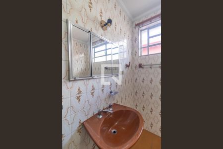 Casa à venda com 162m², 3 quartos e 2 vagasBanheiro social