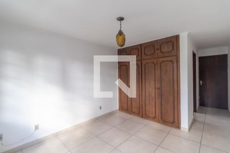 Casa à venda com 162m², 3 quartos e 2 vagasSuíte