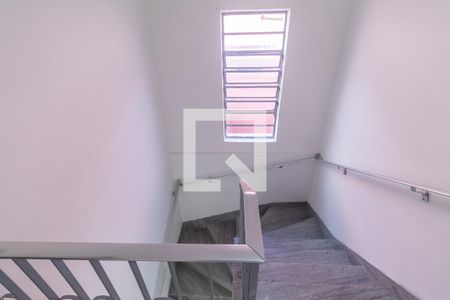 Casa à venda com 162m², 3 quartos e 2 vagasEscada