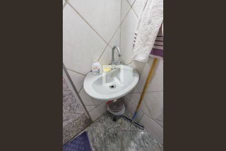 Casa à venda com 300m², 3 quartos e 3 vagasBanheiro 2