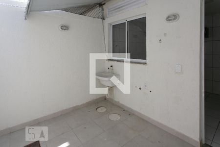 Casa para alugar com 80m², 2 quartos e 1 vaga