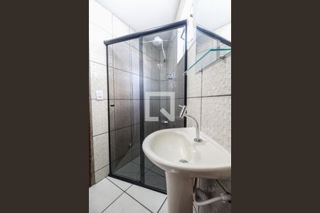 Banheiro de casa para alugar com 2 quartos, 100m² em Jardim Regina, São Paulo