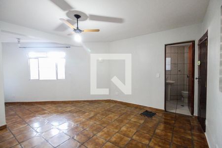 Sala de casa para alugar com 2 quartos, 100m² em Jardim Regina, São Paulo