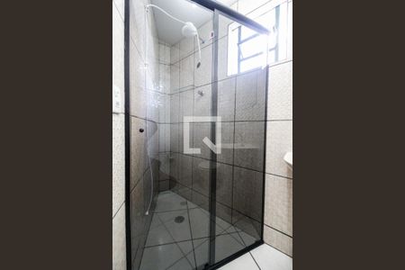 Banheiro de casa para alugar com 2 quartos, 100m² em Jardim Regina, São Paulo
