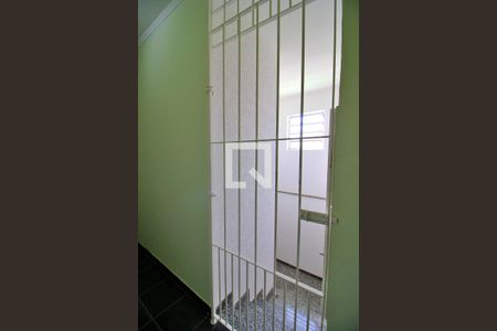 Casa para alugar com 173m², 3 quartos e 2 vagasEscada